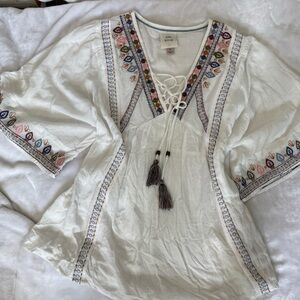 Knox Rose White Embroidered Peasant butterfly Top with Tassel Tie Med
